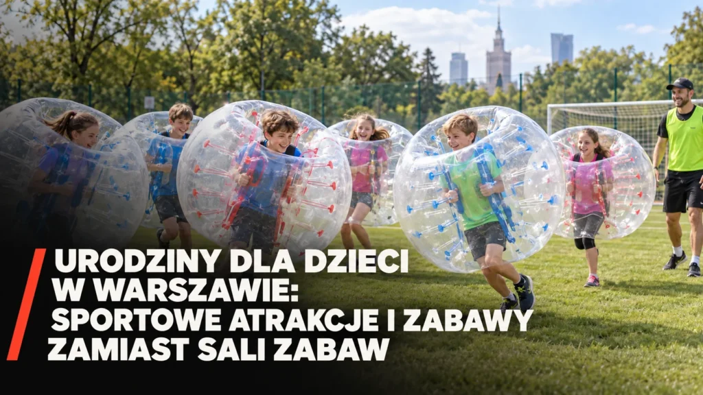 Dzieci grające w bubble football pod opieką prowadzącego podczas urodzin w Warszawie